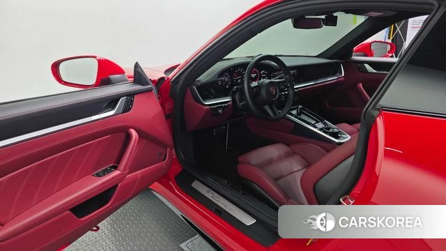 Porsche 911(992) id 4280446 из Кореи 20