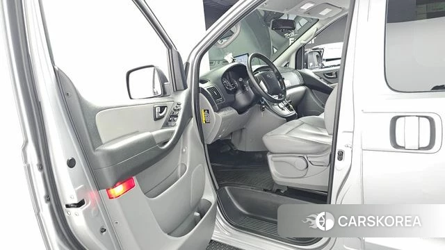 Hyundai The New Grand Starex id 4619671 из Кореи 30
