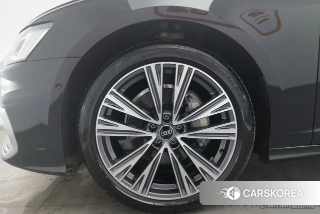 Audi A6L id 4272173 из Китая 24