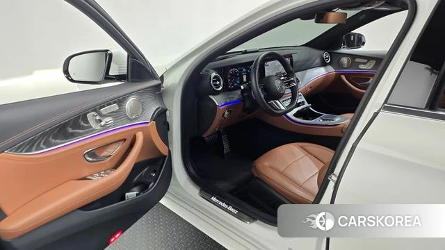 Mercedes-Benz E-Class W213 id 4594075 из Кореи 37