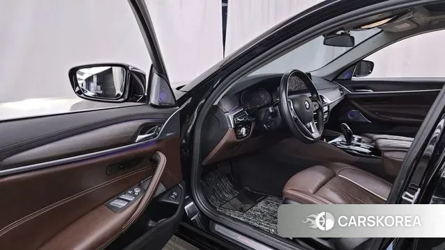 BMW 5 Series (G30) id 3692114 из Кореи 20