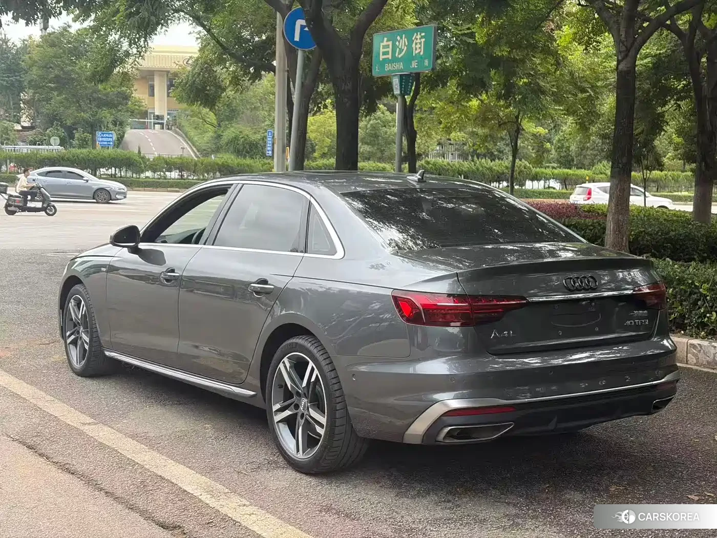 Audi A4L id 4599747 из Китая 12