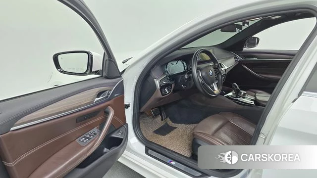 BMW 5 Series (G30) id 3796285 из Кореи 20