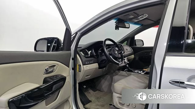 Kia All New Carnival id 4596485 из Кореи 33