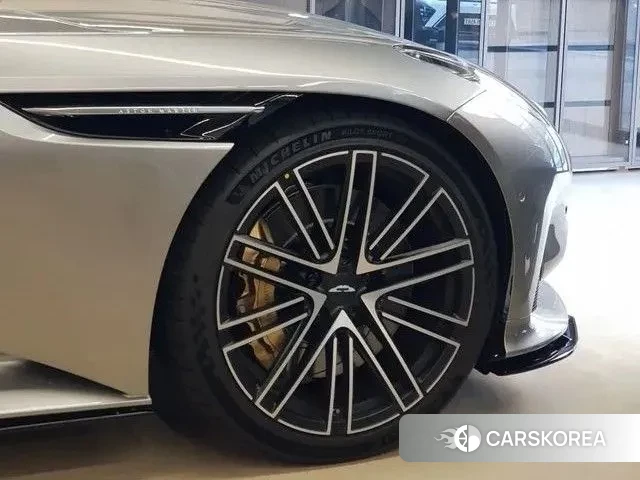 Aston Martin DB12 id 3507320 из Кореи 12