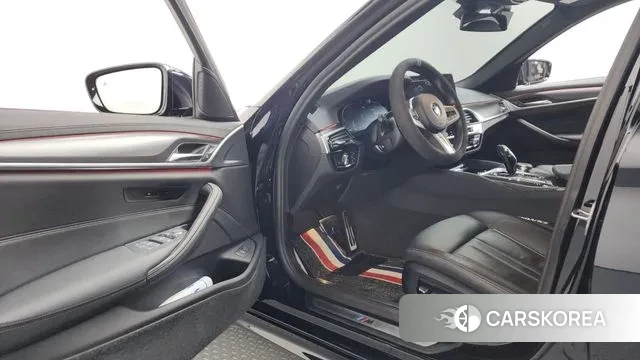 BMW 5 Series (G30) id 3354471 из Кореи 20