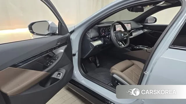 BMW 5 Series (G60) id 3410244 из Кореи 20