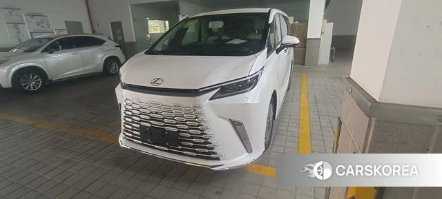 Lexus LM id 4273118 из Китая 12