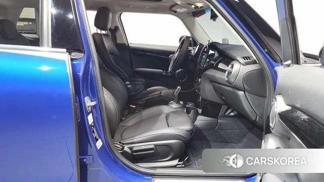 Mini Cooper S id 4446890 из Кореи 32