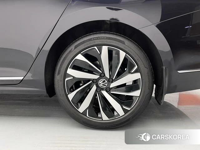 Volkswagen Passat id 4274367 из Китая 20