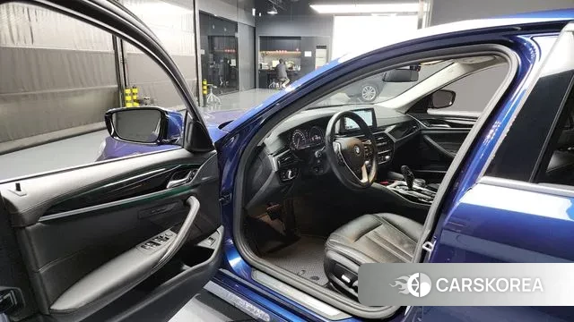 BMW 5 Series (G30) id 3302876 из Кореи 20