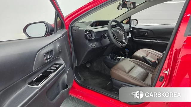 Toyota Prius C id 4464799 из Кореи 20