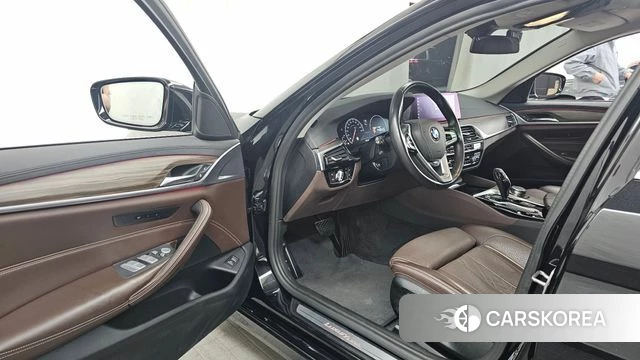 BMW 5 Series (G30) id 4285199 из Кореи 32