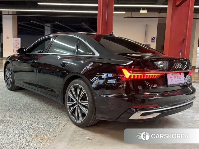 Audi A6L id 4207104 из Китая 17