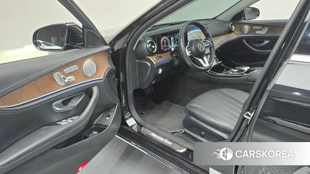 Mercedes-Benz E-Class W213 id 4383894 из Кореи 35