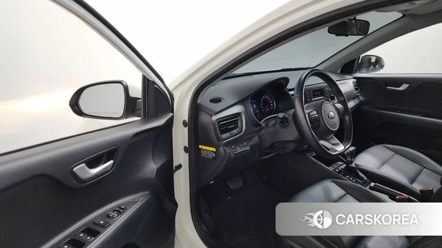 Kia Stonic id 4397508 из Кореи 31