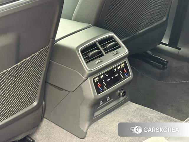Audi A6L id 4348546 из Китая 25