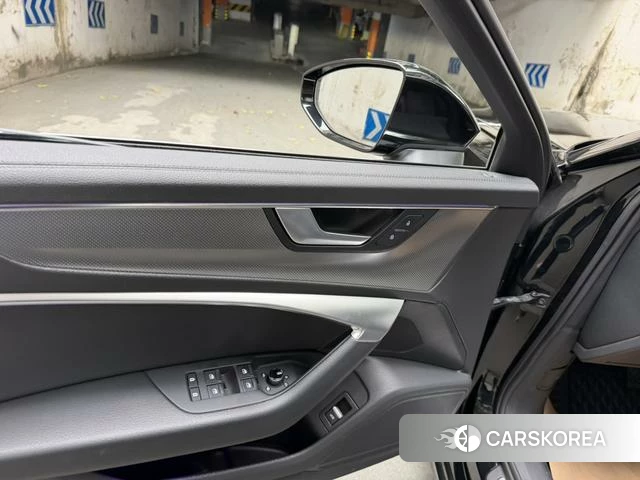 Audi A6L id 4276919 из Китая 19