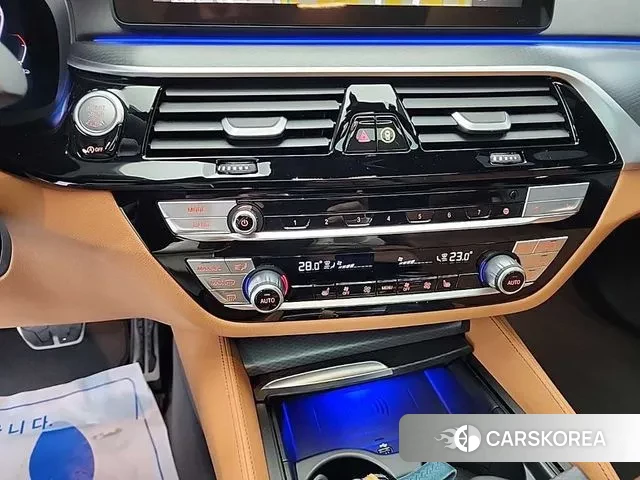 BMW 5 Series (G30) id 3427167 из Кореи 19