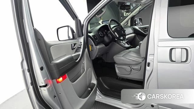 Hyundai The New Grand Starex id 4666970 из Кореи 30