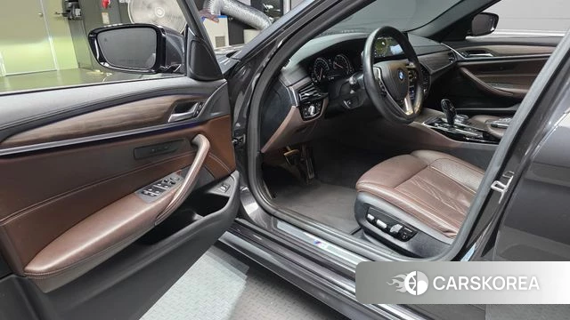 BMW 5 Series (G30) id 4694226 из Кореи 32
