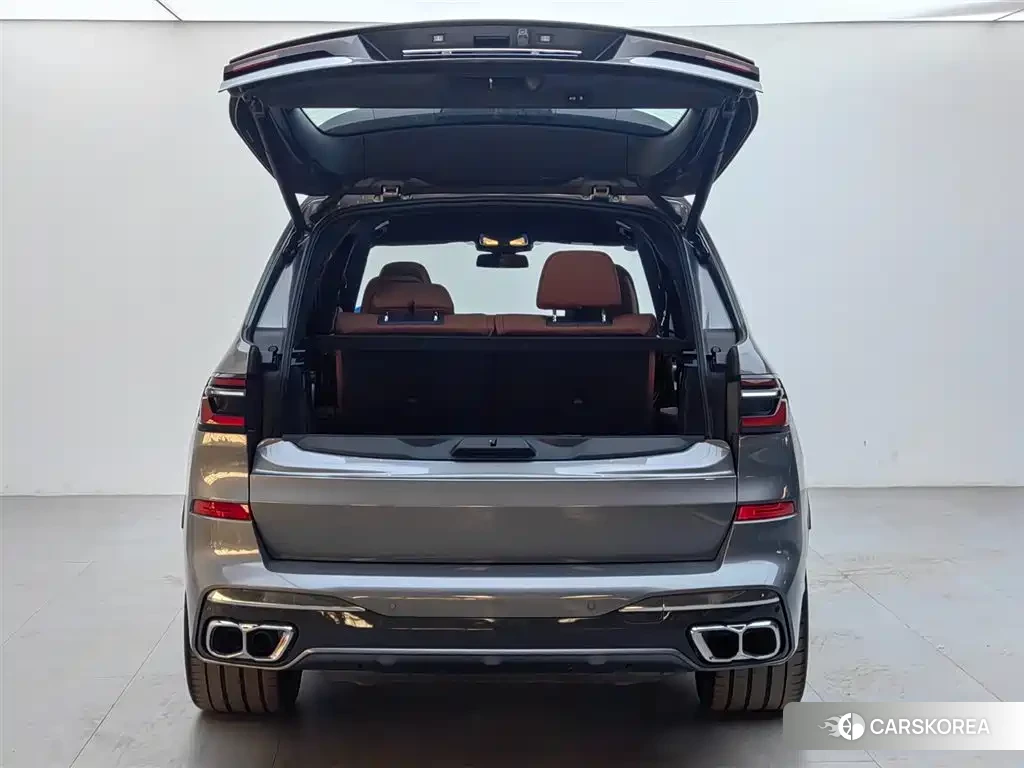 BMW X7 M60i id 4548235 из Китая 18