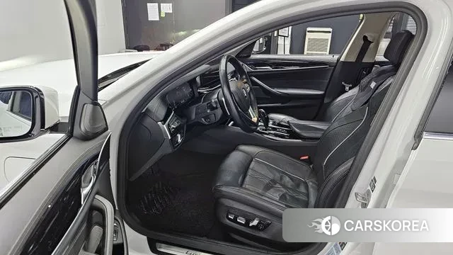 BMW 5 Series (G30) id 3646422 из Кореи 20