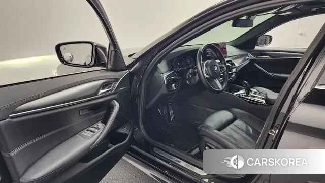 BMW 5 Series (G30) id 3442543 из Кореи 20