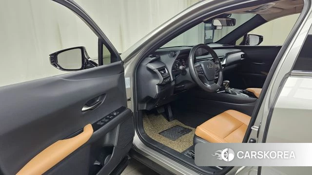 Lexus UX250h id 3885389 из Кореи 20