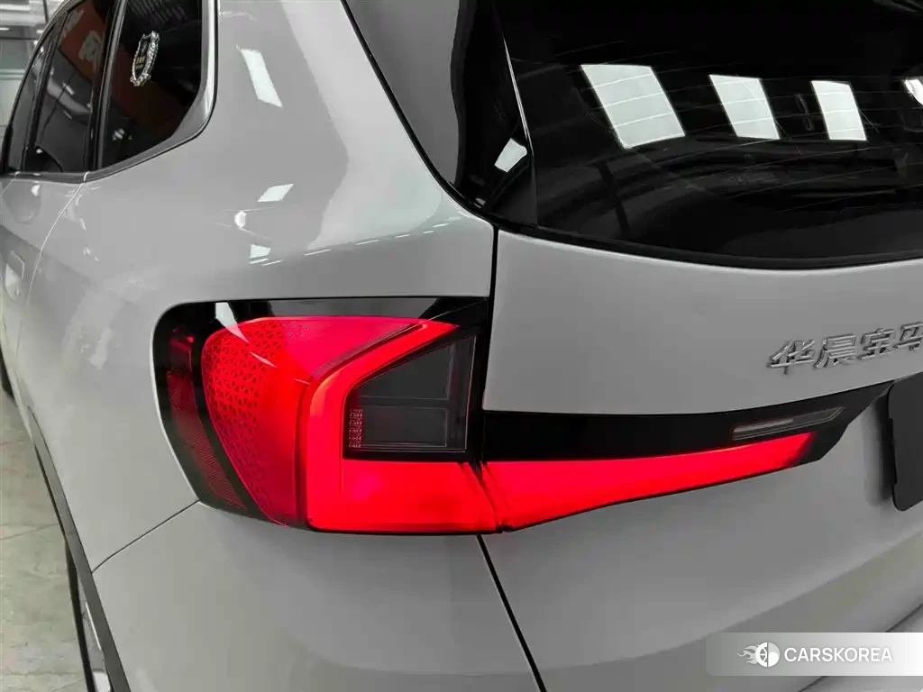 BMW X1 id 4653901 из Китая 26