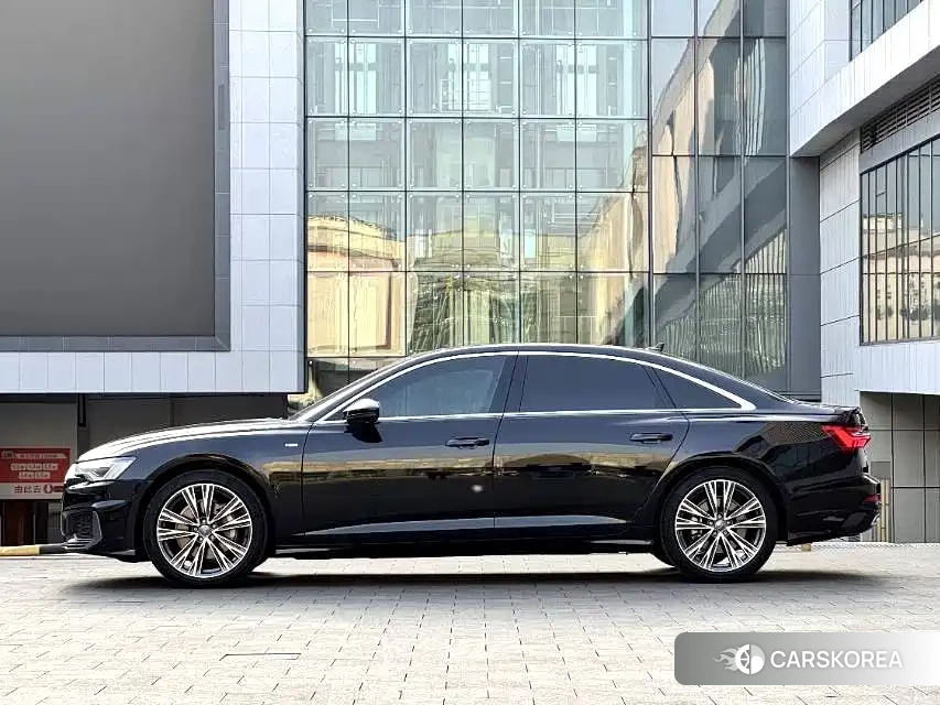 Audi A6L id 4589380 из Китая 10