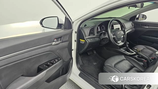Hyundai Avante AD id 4626502 из Кореи 32