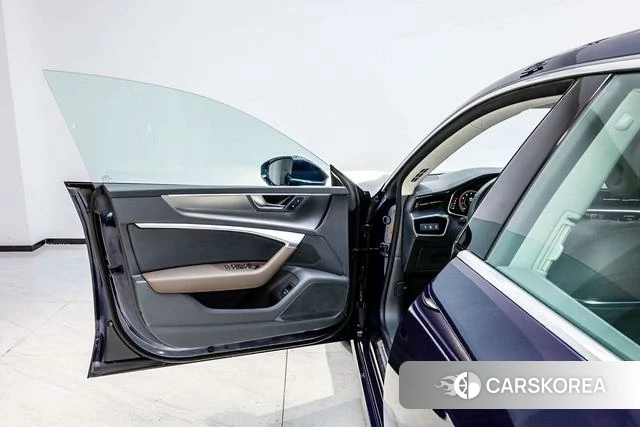 Audi A7L id 4298028 из Китая 34