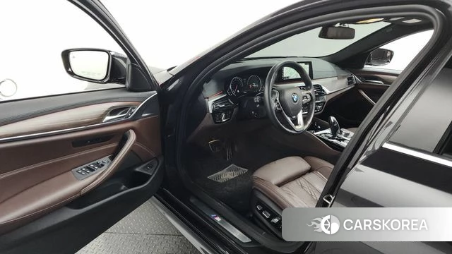 BMW 5 Series (G30) id 4615507 из Кореи 20