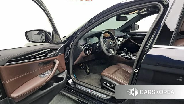 BMW 5 Series (G30) id 4469175 из Кореи 35