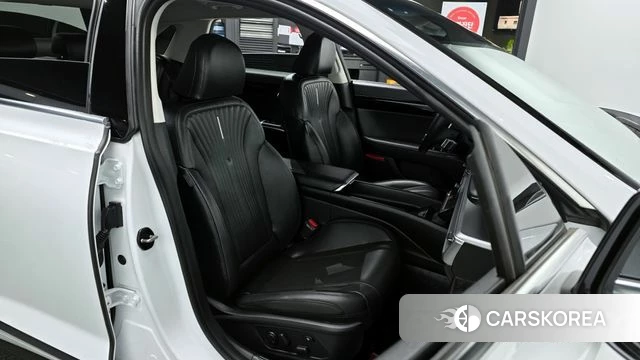 Hyundai Grandeur (GN7) id 3826250 из Кореи 20