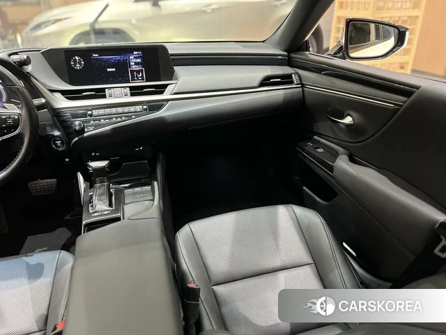 Lexus ES id 4213465 из Китая 18