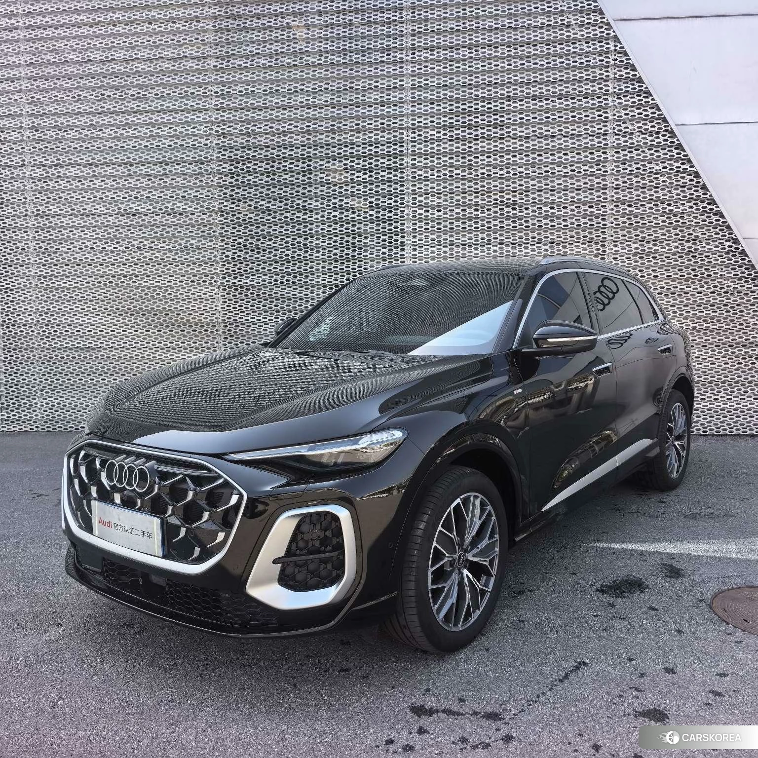 Audi Q5L id 4498694 из Китая 13