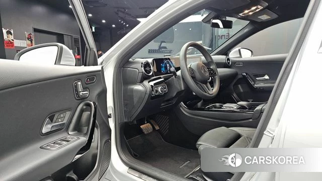 Mercedes-Benz A-Class W177 id 4446455 из Кореи 32