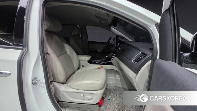 Kia The New Carnival id 4530776 из Кореи 30