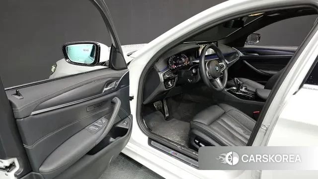 BMW 5 Series (G30) id 3734752 из Кореи 20