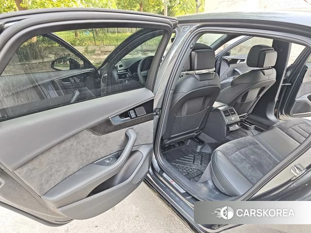 Audi A4L id 4298020 из Китая 21