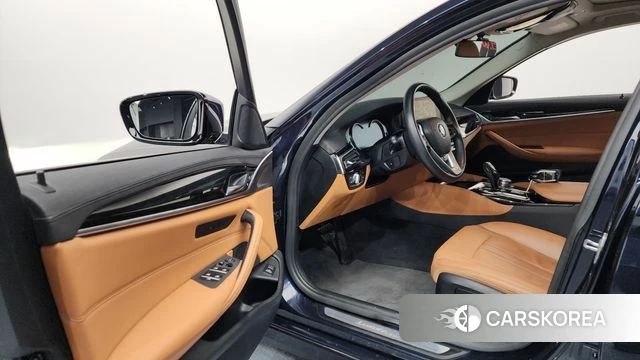 BMW 5 Series (G30) id 3801566 из Кореи 20