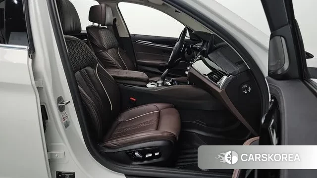 BMW 5 Series (G30) id 2969946 из Кореи 20