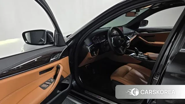 BMW 5 Series (G30) id 3344117 из Кореи 20