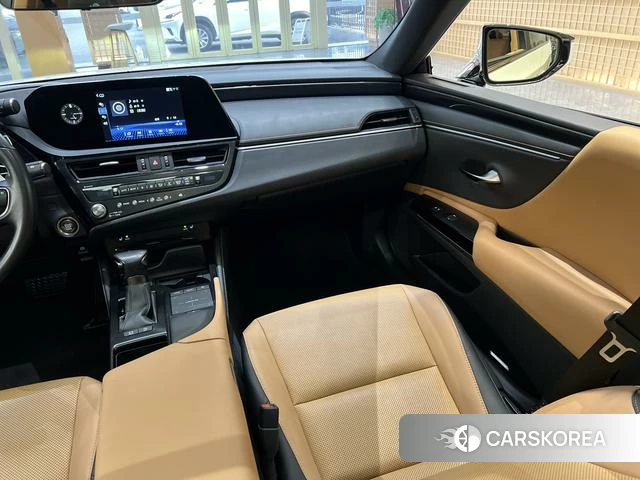 Lexus ES id 4262152 из Китая 18