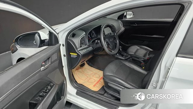 Hyundai Avante AD id 3796169 из Кореи 20