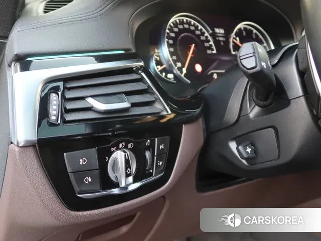 BMW 5 Series (G30) id 3315540 из Кореи 20