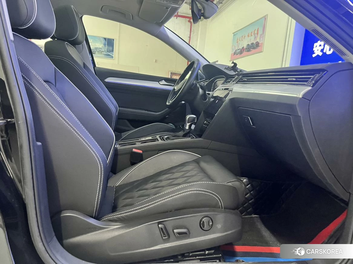 Volkswagen Magotan PHEV id 4452772 из Китая 17