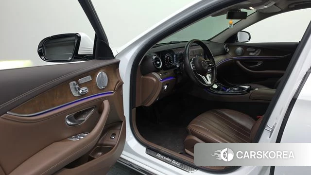 Mercedes-Benz E-Class W213 id 4785225 из Кореи 34